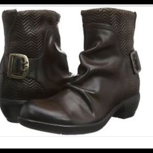 NIB FLY London Mel Ankle Bootie Rug Embossed